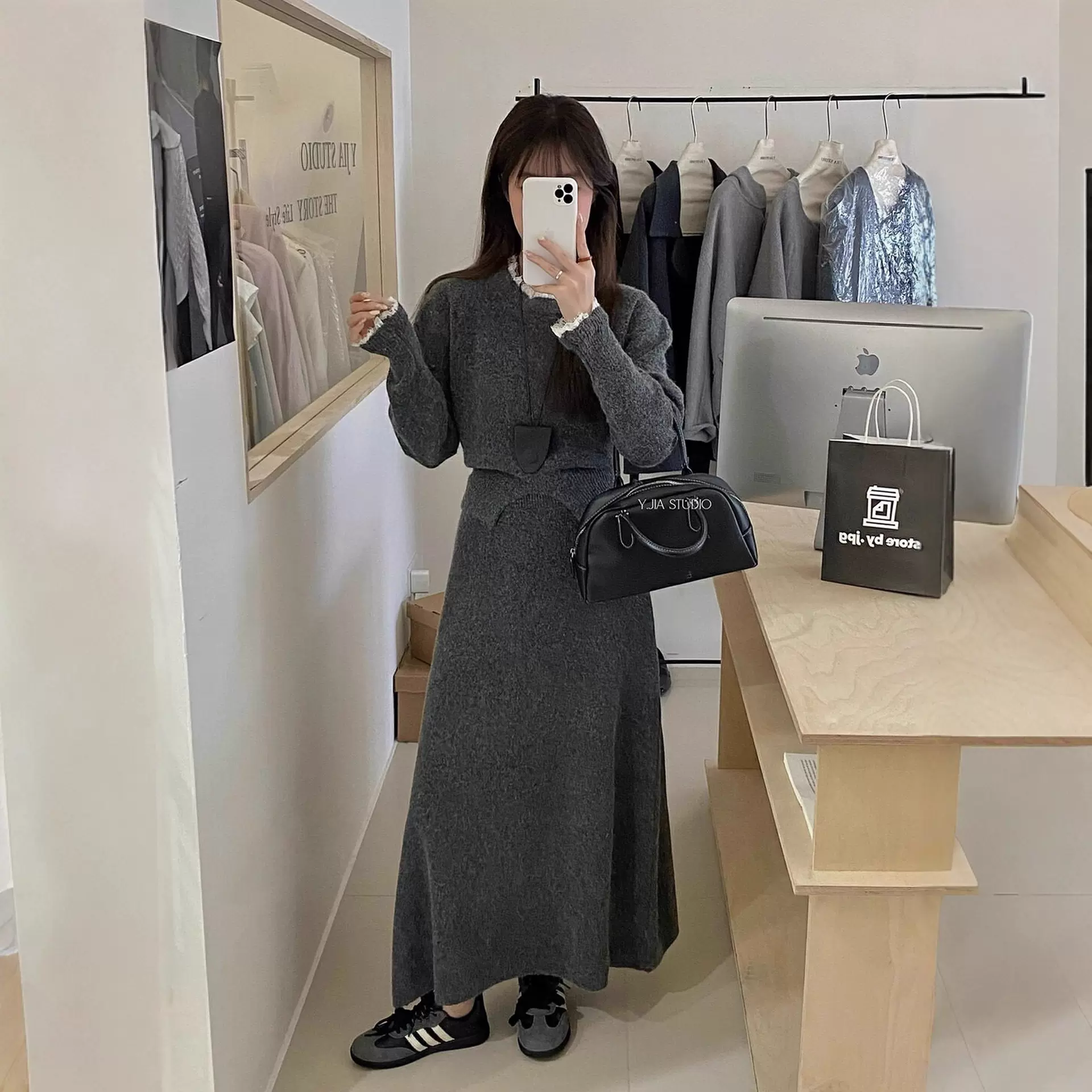 新款蕾丝花边拼接收腰套头毛衣+宽松休闲高腰针织半身裙两件套女