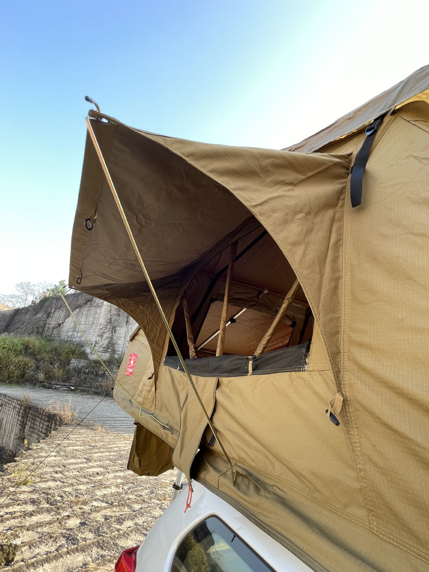 Leftover Foreign Trade Stock with Tags, Sold Out with No Restock, Outdoor Off-Road, Various Sizes, Long Car Roof Tent, Portable Car Tent