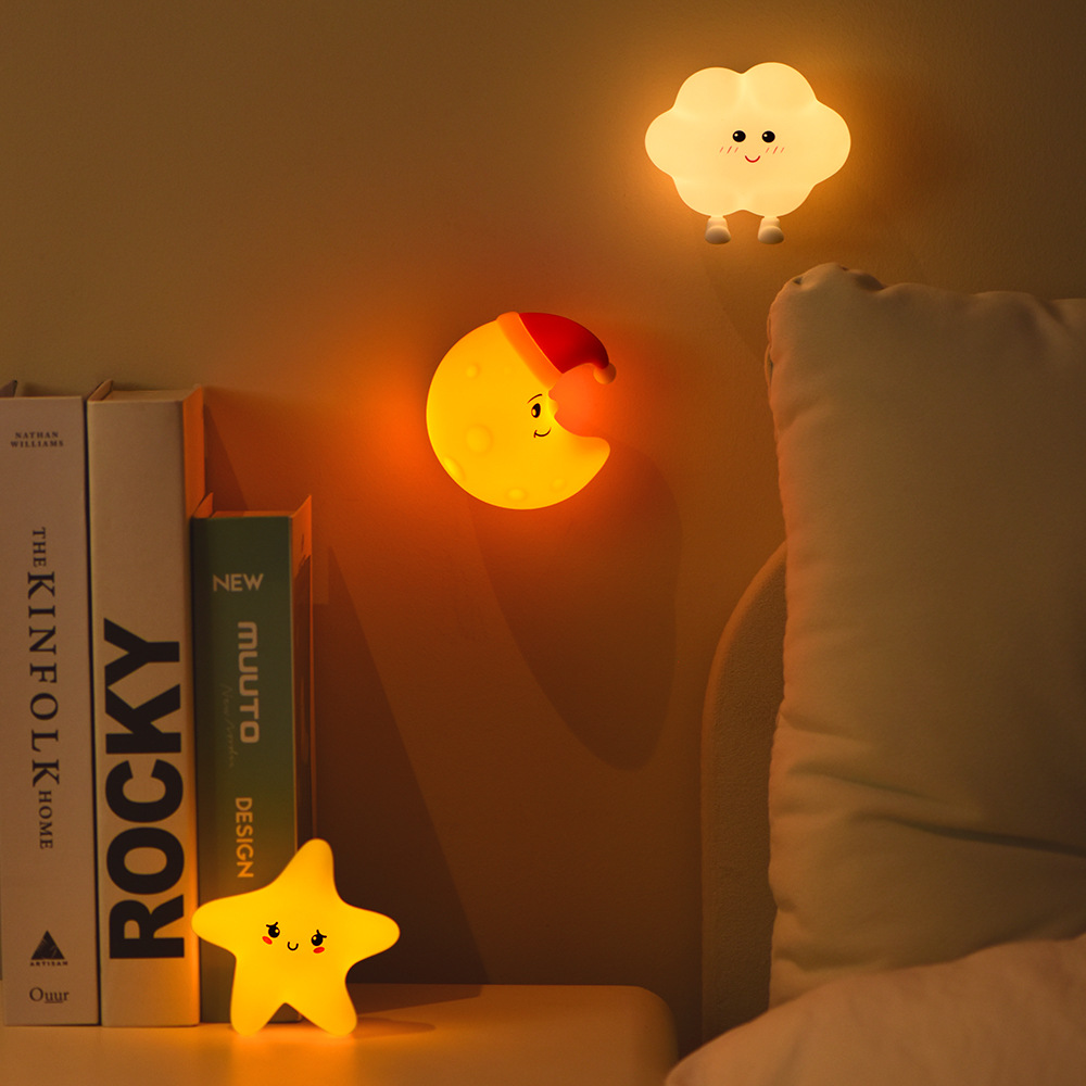 Creative new mini moon star cloud silicone lamp bedroom cute pat magnetic bedside lamp USB charging