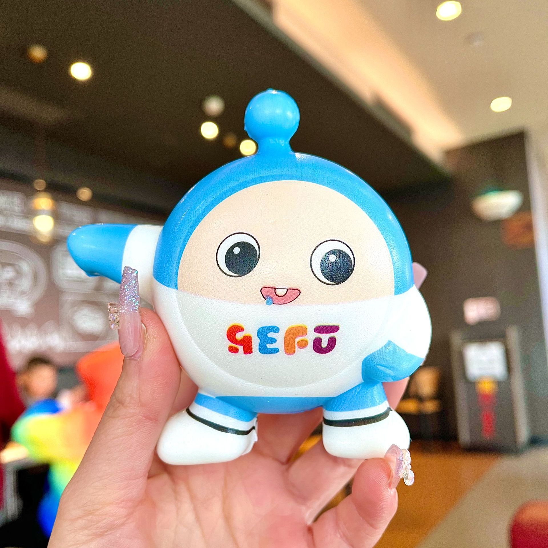 Second generation egg boy [blue] dancing