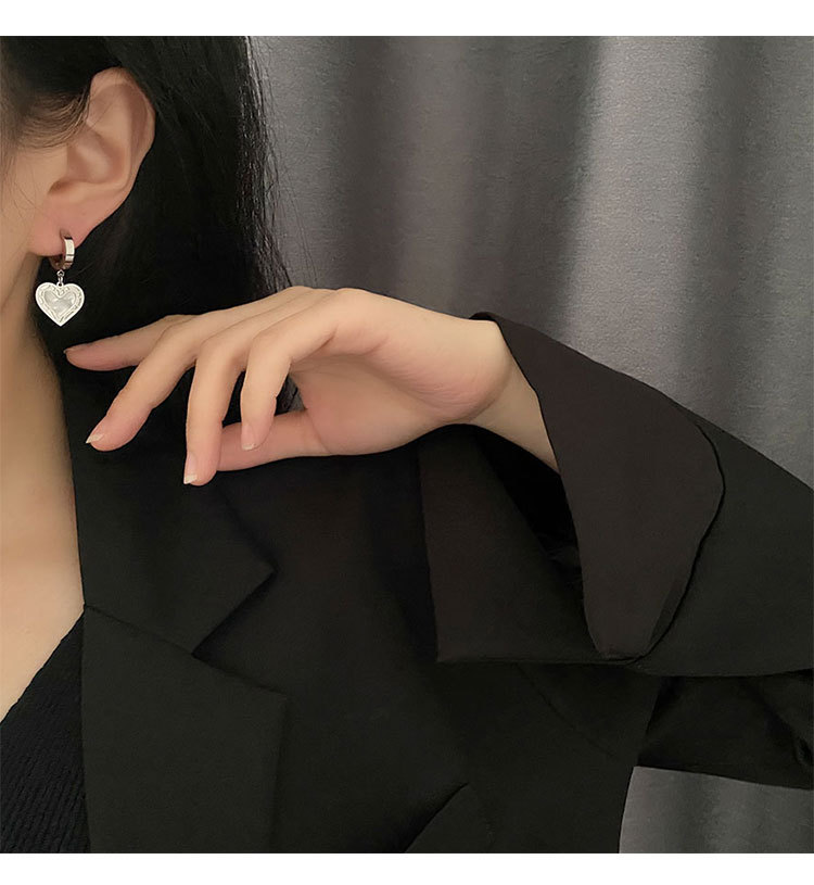 Fashion Heart Shape Titanium Steel Plating Shell Dangling Earrings 1 Pair