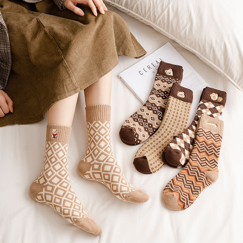 Autumn and winter brown plush and thick embroidered loop towel bottom with animal embroidery, coffee colored versatile mid length socks