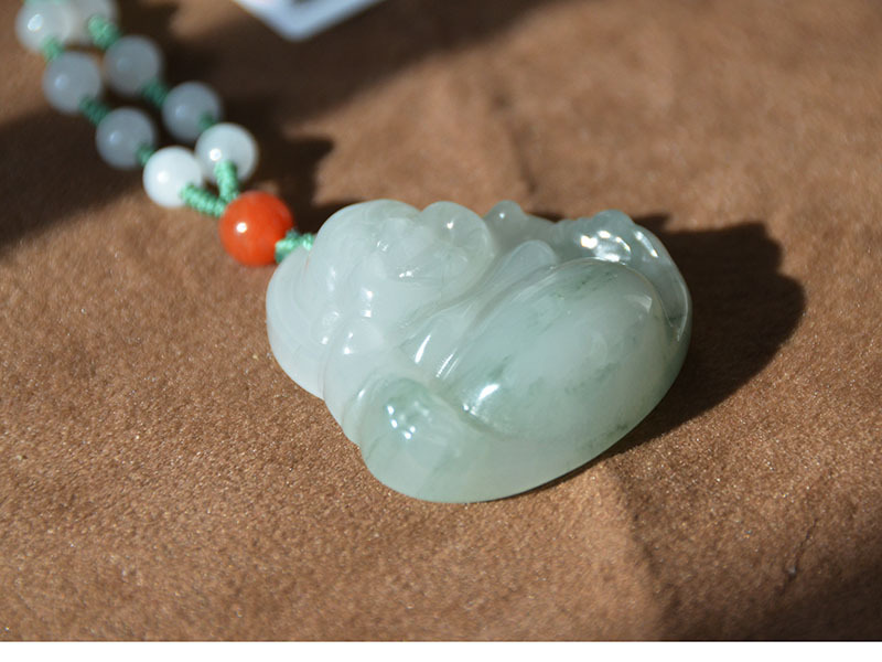 智贝详情图_5新疆天然金丝玉天山翠带翠宝石光细料笑佛吊坠38