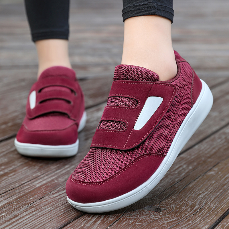 Cross-Border Large Size Women's Shoes for Autumn, Lightweight Non-Slip Shoes for the Elderly, Widened and Enlarged Mom Shoes, Large Toe Shoes, Casual Walking Shoes Cross-Border Large Size Women's Shoes for Autumn, Lightweight Non-Slip Shoes for the Elderly, Widened and Enlarged Mom Shoes, Large Toe Shoes, Casual Walking Shoes