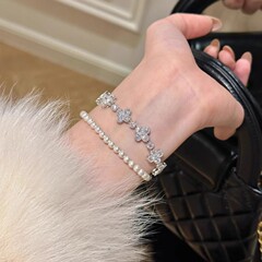 重工業〜超光沢のあるスノーフレーククローバーブレスレット象嵌ジルコン豪華で絶妙な気質ハイエンドガールフレンドブレスレット女性用