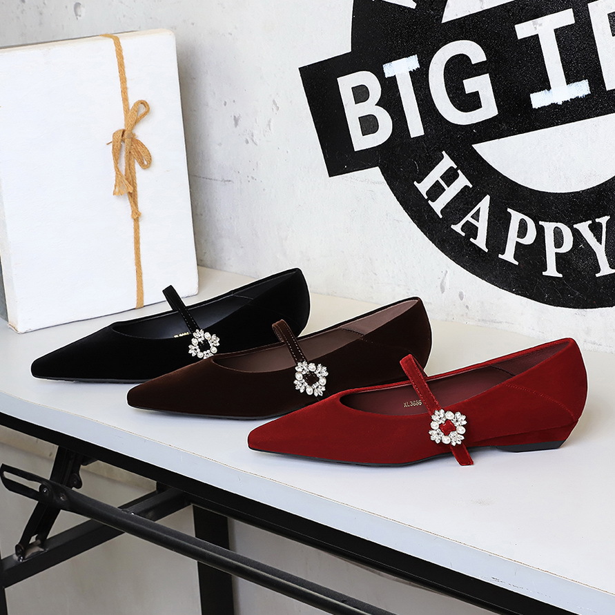 Sapatos mary jane estilo hepburn elegantes com fivela strass_voghion.com