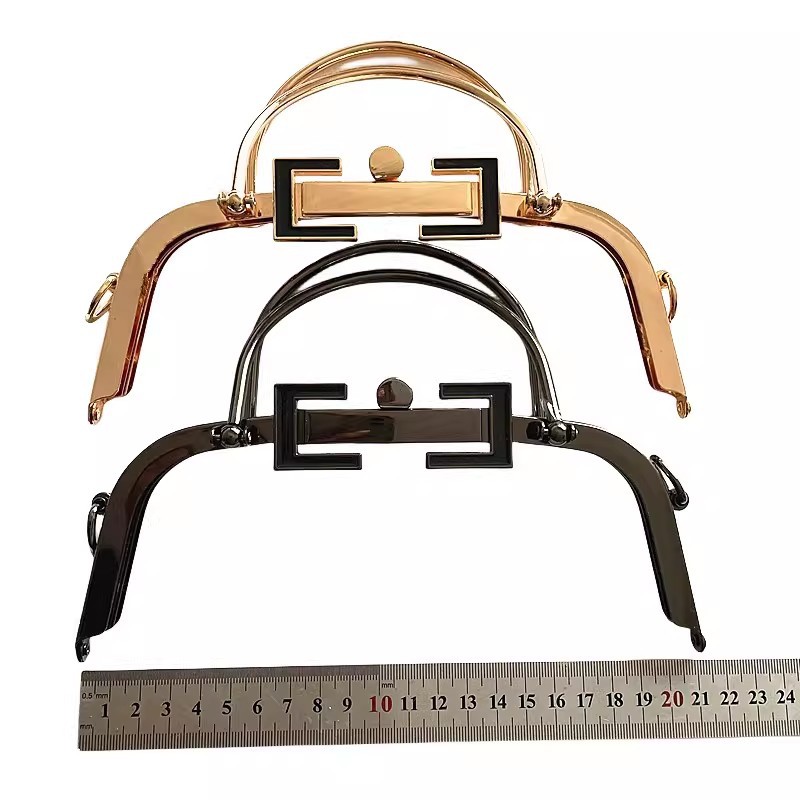 21.5cm pistola de oro claro negro curvo liso doble mano tirada sin agujero en tornillo joyería hecha a mano oro en stock image 1