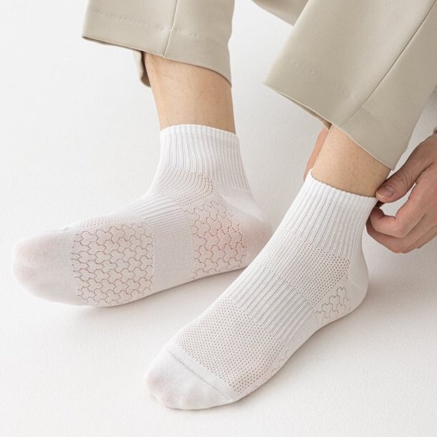 Mekki Socks Cotton Antibacterial Pure Color Small and Medium Tube Men's Socks Summer Thin Breathable Sweat-Absorbent Casual Simple Cotton Socks Mekki Socks Cotton Antibacterial Pure Color Small and Medium Tube Men's Socks Summer Thin Breathable Sweat-Absorbent Casual Simple Cotton Socks