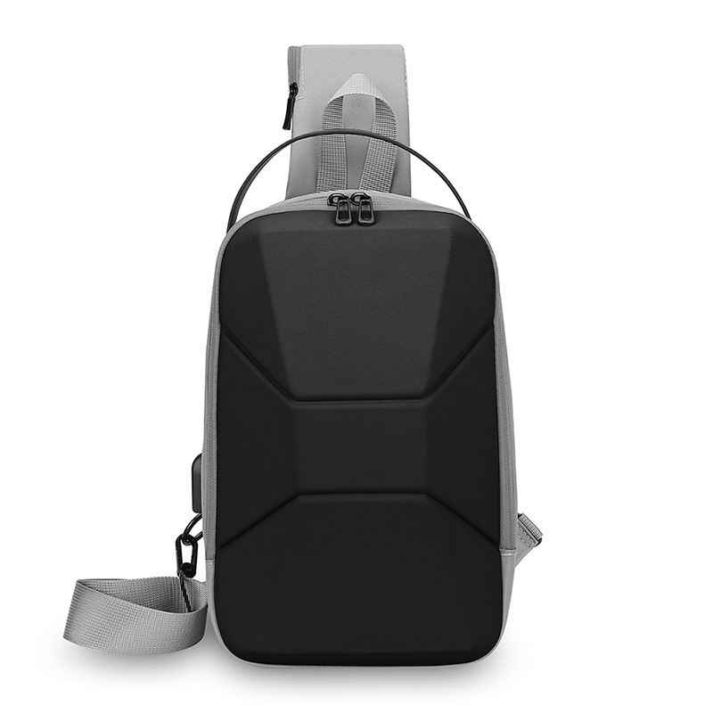 Venta al por mayor de fábrica verano nuevo bolso de pecho bolso de mensajero bolso de hombro recargable USB impermeable para hombre bolso de motocicleta ligero