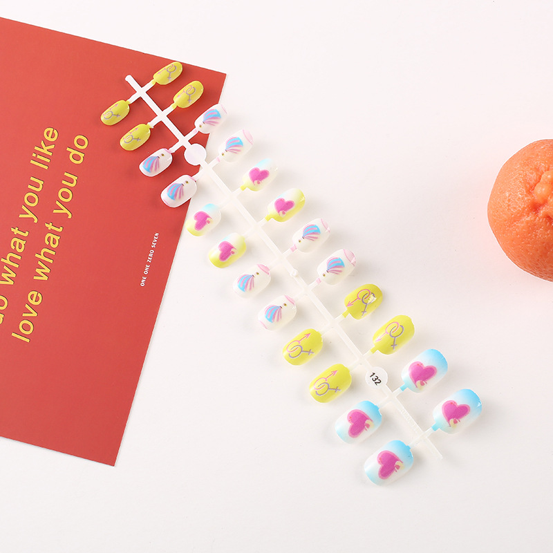 Nuevo desgaste de los niños uñas color amor niños uñas pegatinas patrón simple pintado de uñas en stock comercio exterior exclusivo