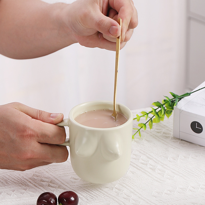 Taza de cerámica creativa de estilo INS taza de desayuno lindo pellizco diseño creativo de nicho regalo de vacaciones nuevo