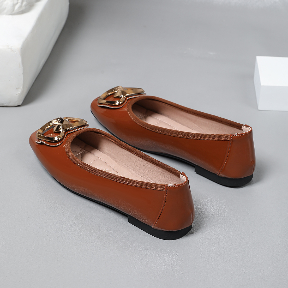 Cross-border Women's Ballet Flats 2026 New Model, Shallow Soft-soled Flat Square-toed Versatile Large-size Loafers_vogvips.com