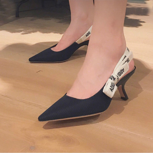 新款d家字母带蝴蝶结猫跟高跟鞋针织条纹尖头浅口后空凉鞋女