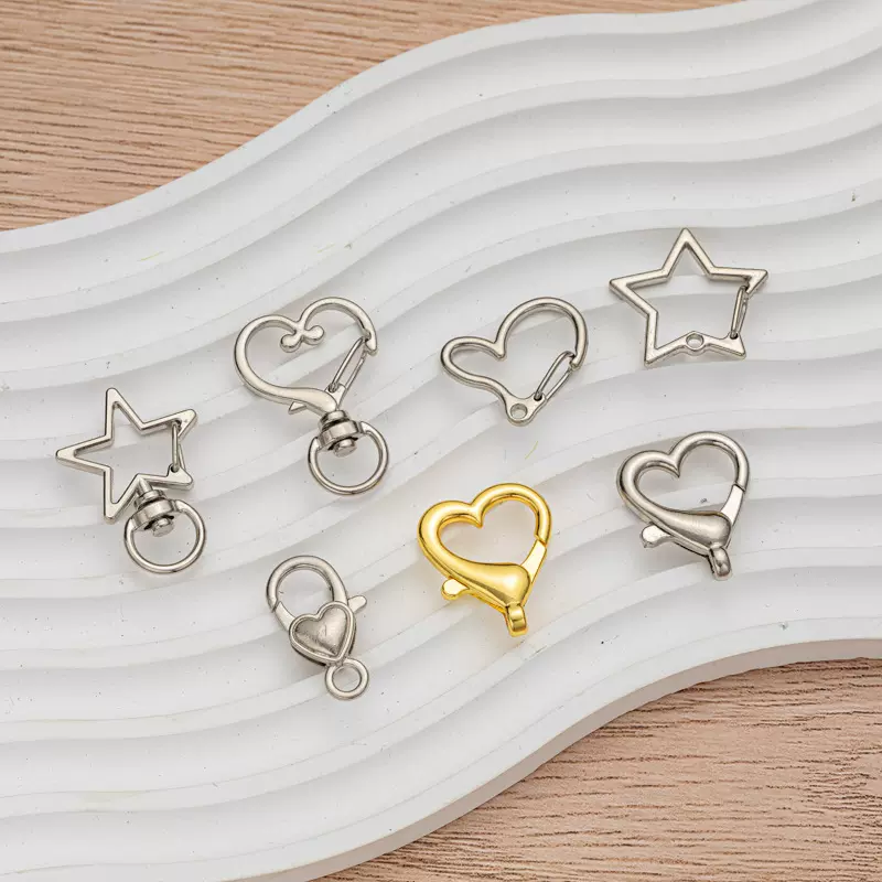 厂家创意五角星钥匙扣可旋转锌合金爱心扣异形爱心钥匙扣星星扣