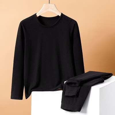 Black set with a round collar