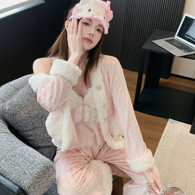 Fleece-lined and thickened, new autumn and winter double-sided island velvet three-piece pajama set, sexy camisole home wear for women Fleece-lined and thickened, new autumn and winter double-sided island velvet three-piece pajama set, sexy camisole home wear for women