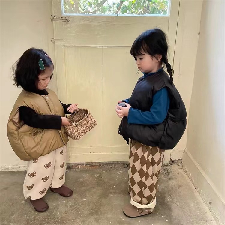 Korean version of down thickened small medium-sized children's external wear, warm shoulder stylish vest boys and girls,_voghion.com