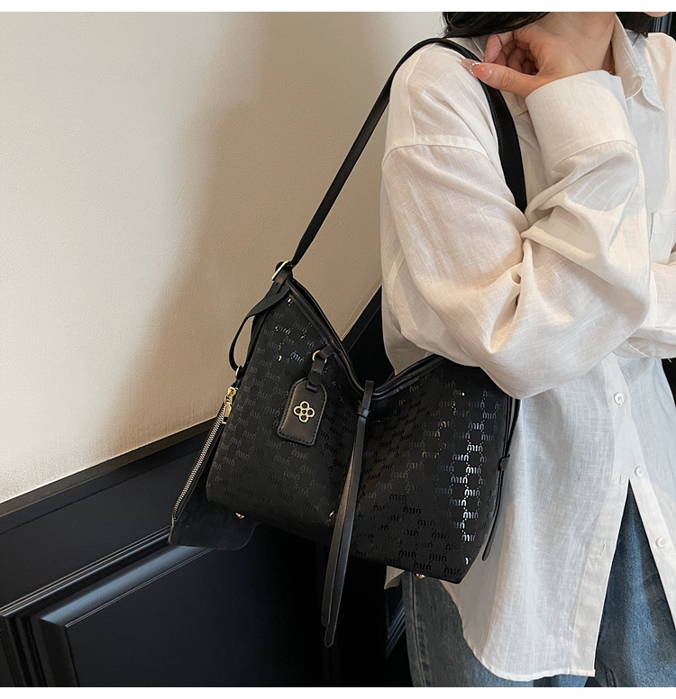 Large-capacity French Tote bag for women 2025 new style, elegant European and American fashionable women's bag, casual shopping and commuting bag undefined