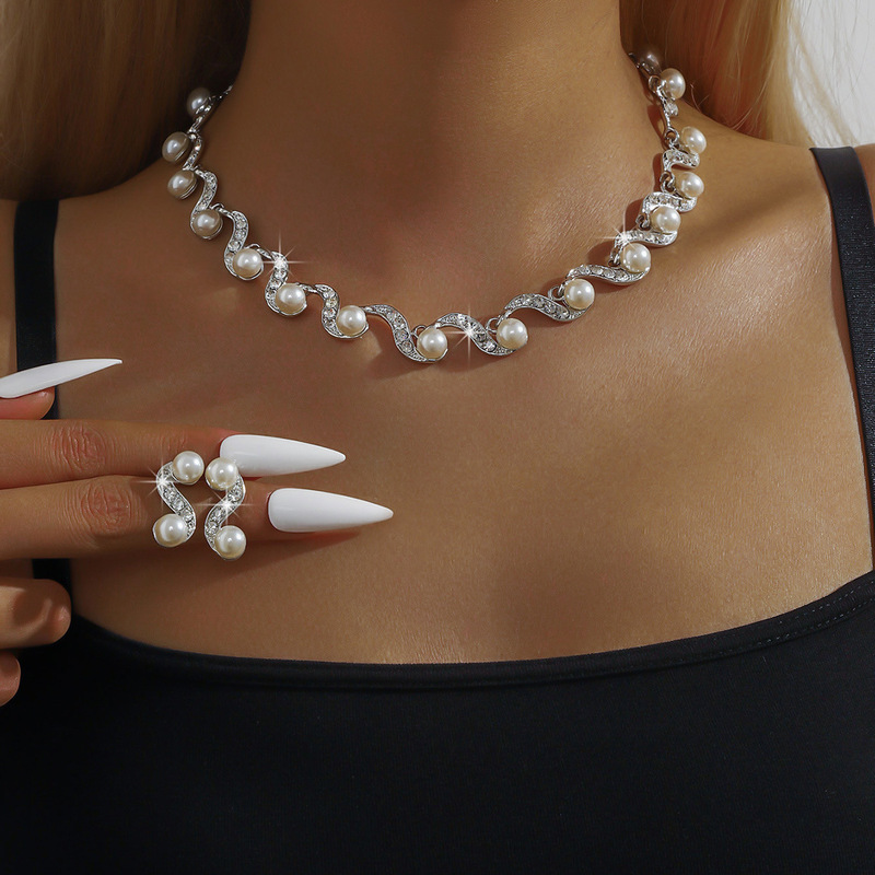 AliExpress Hot-selling Exquisite Pearl Rhinestone Necklace Earrings suit Simple All-match Collar Chain Necklace Dress Accessories AliExpress Hot-selling Exquisite Pearl Rhinestone Necklace Earrings suit Simple All-match Collar Chain Necklace Dress Accessories