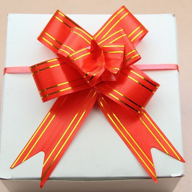 Fabricante al por mayor de empaques de flores para regalos navideños, cinta con borde dorado, 30 flores medianas atadas a mano.
