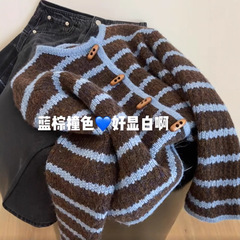 复古风条纹牛角扣设计感上衣毛衣外套舒适减龄羊毛针织开衫长袖女