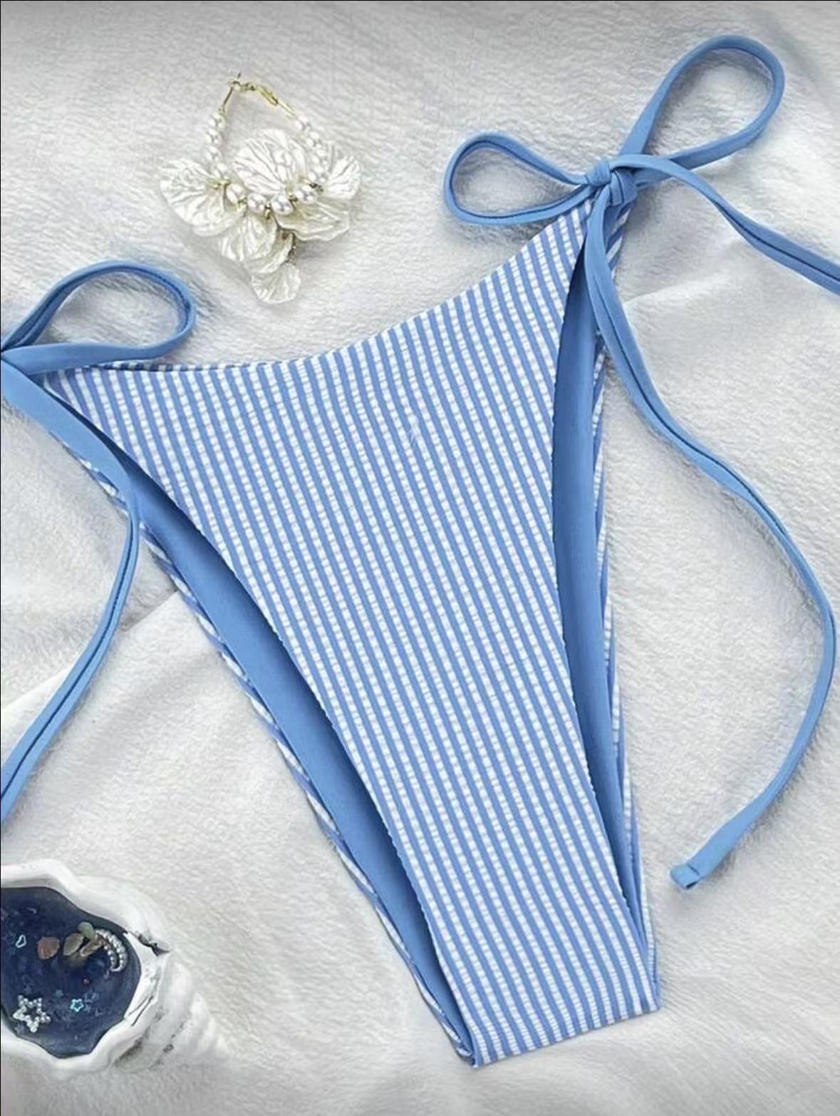 Ensemble bikini avec haut à nouer rayé bleu et blanc deux pièces_voghion.com