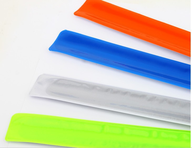 Selección estricta fábrica en stock correa reflectante correa de muñeca anillo de presión reflectante pulsera reflectante tira de advertencia deportiva 13,5g