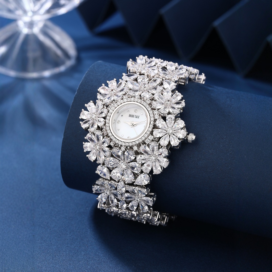 Wedding Language Original Design Exquisite Full Zirconia Starry Sky Watch for Women Simple Style Wholesale from Manufacturer Complies with Eu Standards