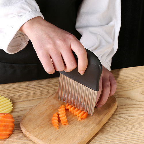 Household potato cutter wavy knife kitchen slice slice vegetable cutter fries melon fruit fries cutter fancy cutter