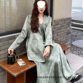 新中式国风西装套装裙女秋季2026新款感气质休闲吊带裙两件套