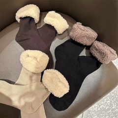 小衆欧品秋冬は羊の小毛の靴下の女性の中筒の靴下のファッションの靴下をつづり合わせて保温します。