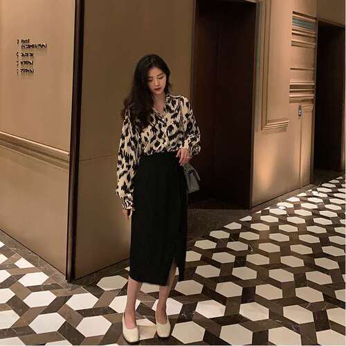 Plus-size women's streetwear shirts and skirts for autumn and winter, fashionable, slimming, stylish, professional temperament, mature woman style set