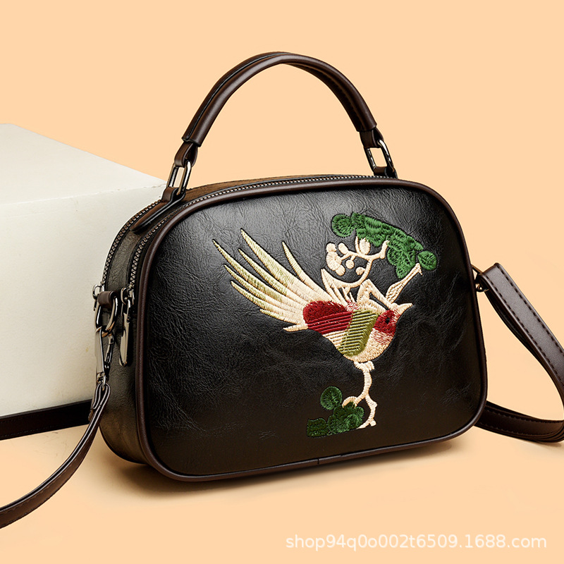 Universal high-end retro ethnic shoulder bag