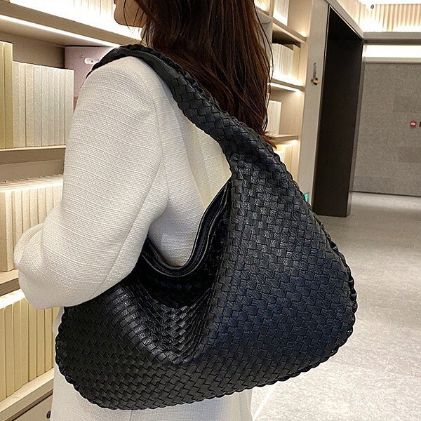 Cross-border Niche French Woven Bag Women's Atmospheric All-match Handbag Underarm Single-shoulder Texted Handbag