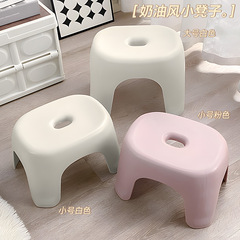 小さなスツール家庭用プラスチック肥厚リビングルームコーヒーテーブルベンチ子供用バスルームバススツールバスルーム靴交換椅子
