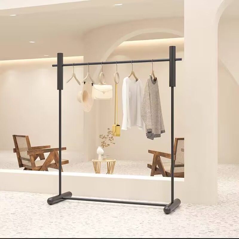 Estante de piso negro simple especial para tiendas de ropa, estante de exhibición de ropa, estante de exhibición de tiendas de ropa para hombres y mujeres