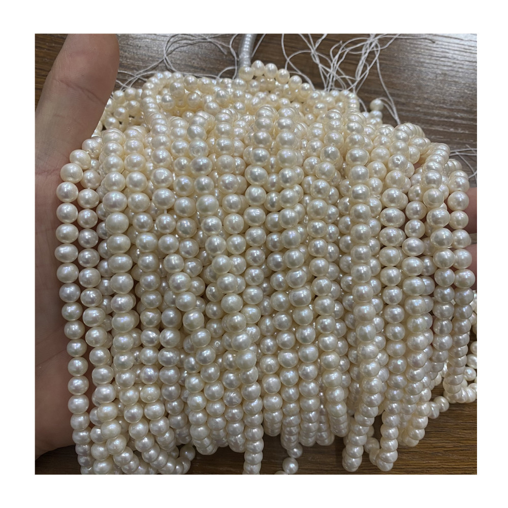 Organic round beads from pearl