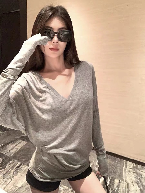 v领蝙蝠袖T恤弯刀百搭扭扭堆叠长袖tee2025新款显瘦低领上衣女|undefined