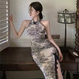 改良式旗袍连衣裙女中国风水墨中长裙2025年夏季新款性感挂脖裙子