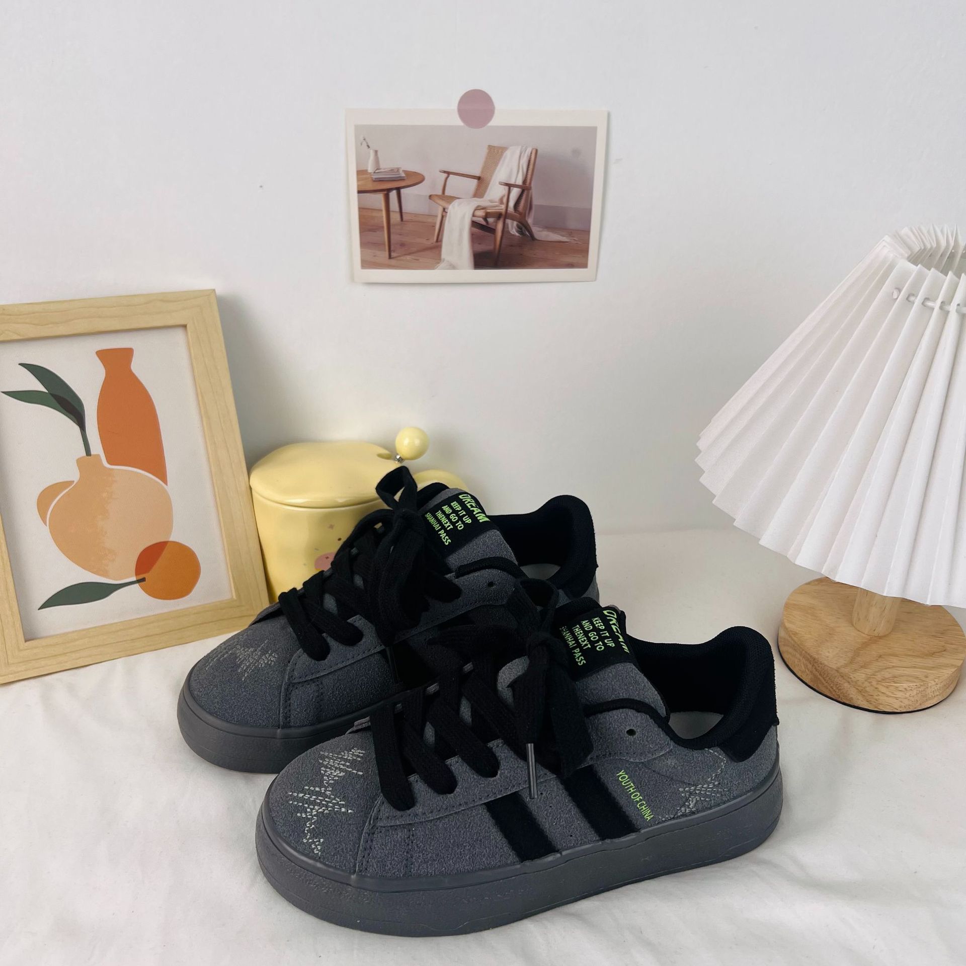 Yuanbo 2024 primavera nuevos zapatos planos de lona de la parte inferior femenina estudiantes coreanos Harajuku shooting en la calle zapatos blancos transmisión en vivo femenino