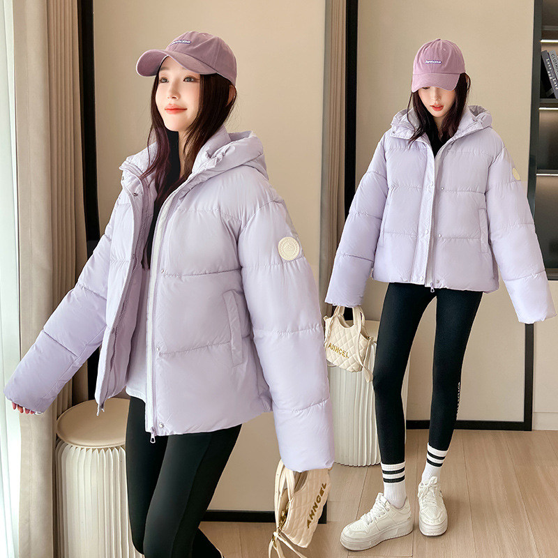 Pequeño puff corto de algodón mujer 2025 moda con sombrero engrosado diseño sensación de invierno otoño chaqueta de pan