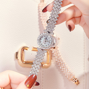 Royal Crown�}�������ֱ�Ůʿ�ʯ�M���Ƿ�ˮʯӢ�r�b��朱�Ů��