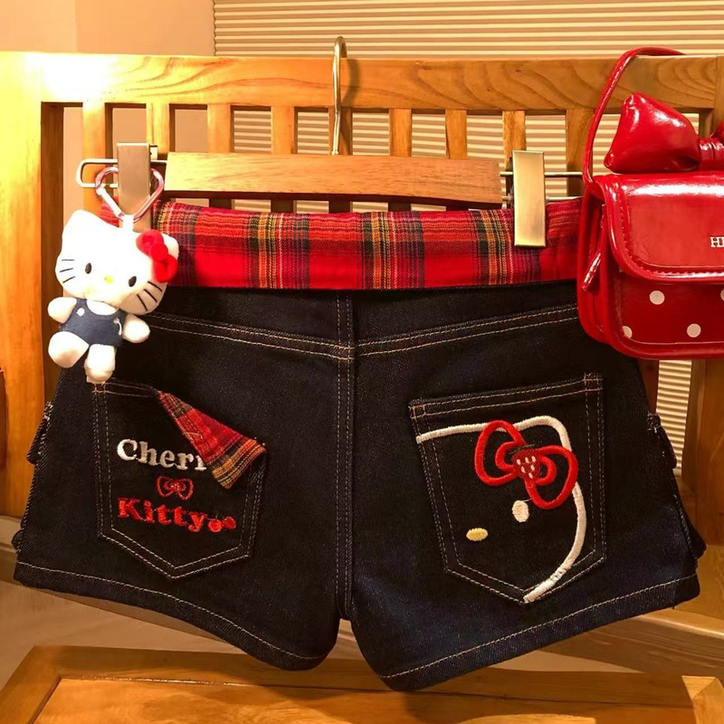 American-Style Y2K Red Plaid Patchwork Kt Cat Embroidered Denim Shorts for Women, 2026 New Model, Slim Fit, Hip-Hugging, Ultra-Short Hot Pants