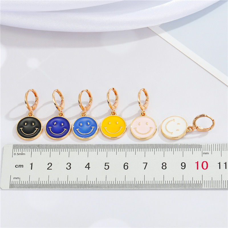 Wholesale Jewelry Cute Smiley Round Pendant Earrings Nihaojewelry display picture 1