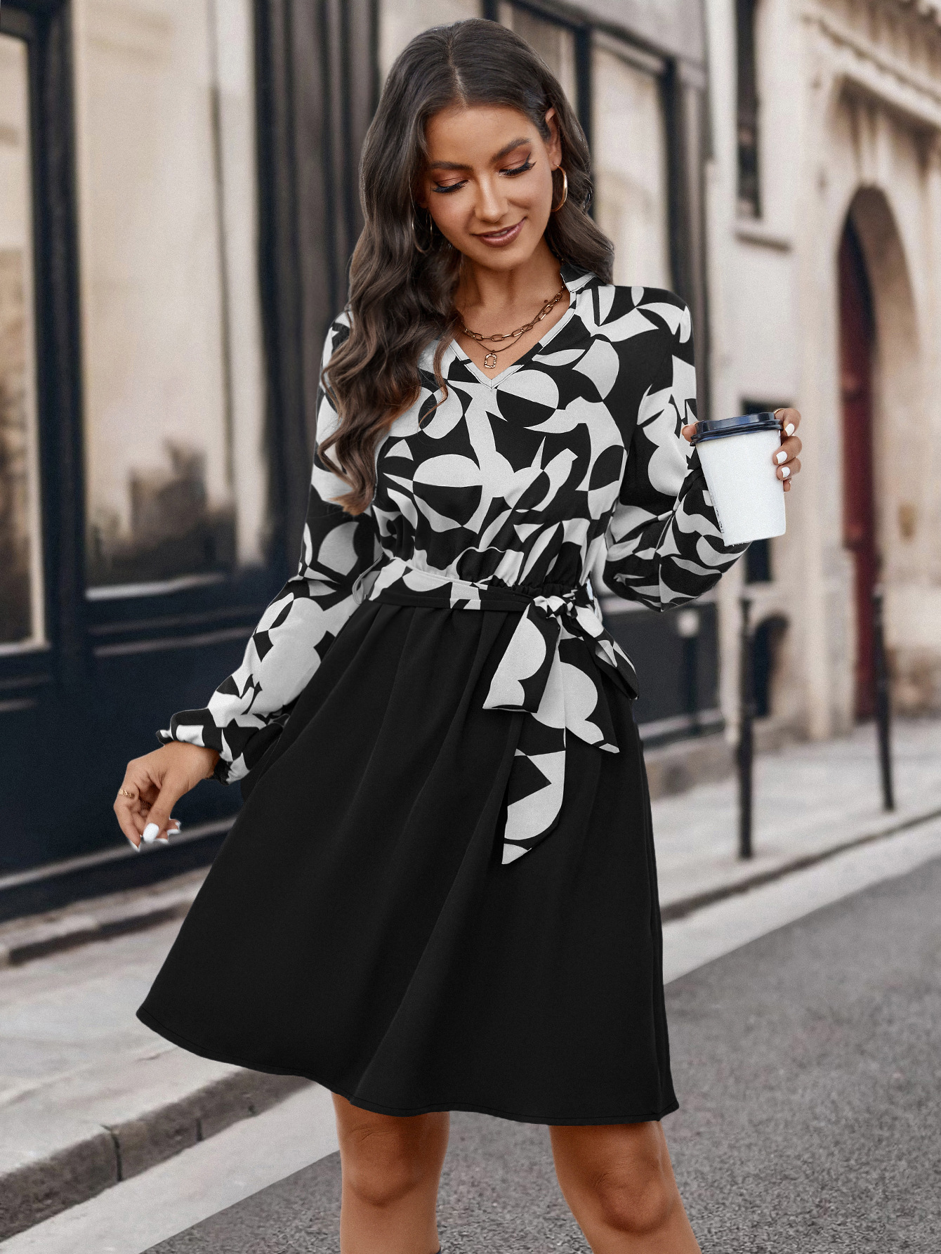 Women's dress with long sleeves and straps_voghion.com