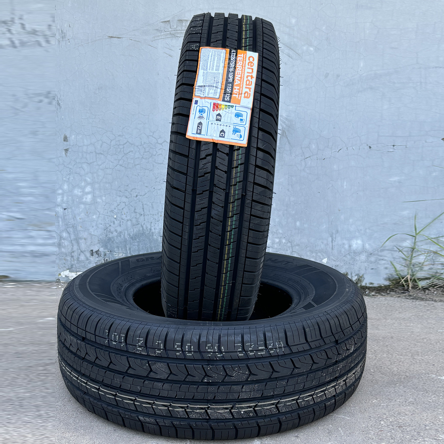 轿车 乘用车 出租车适用  品质出厂  钢丝胎 汽车轮胎205--55--16