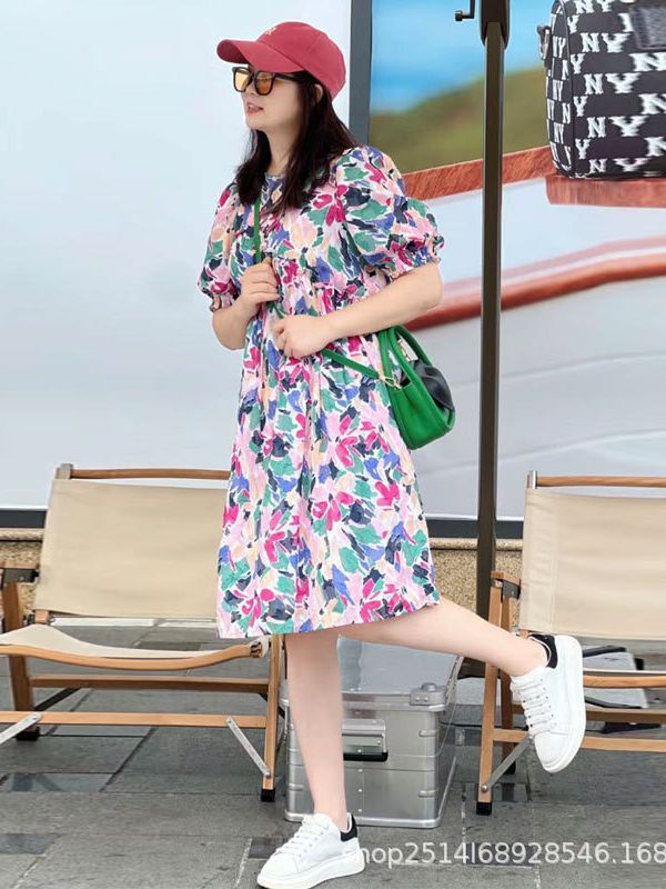 Váy liền tay ngắn họa tiết hoa nhỏ dáng chữ A suông rộng tôn dáng — Hoa rực rỡ