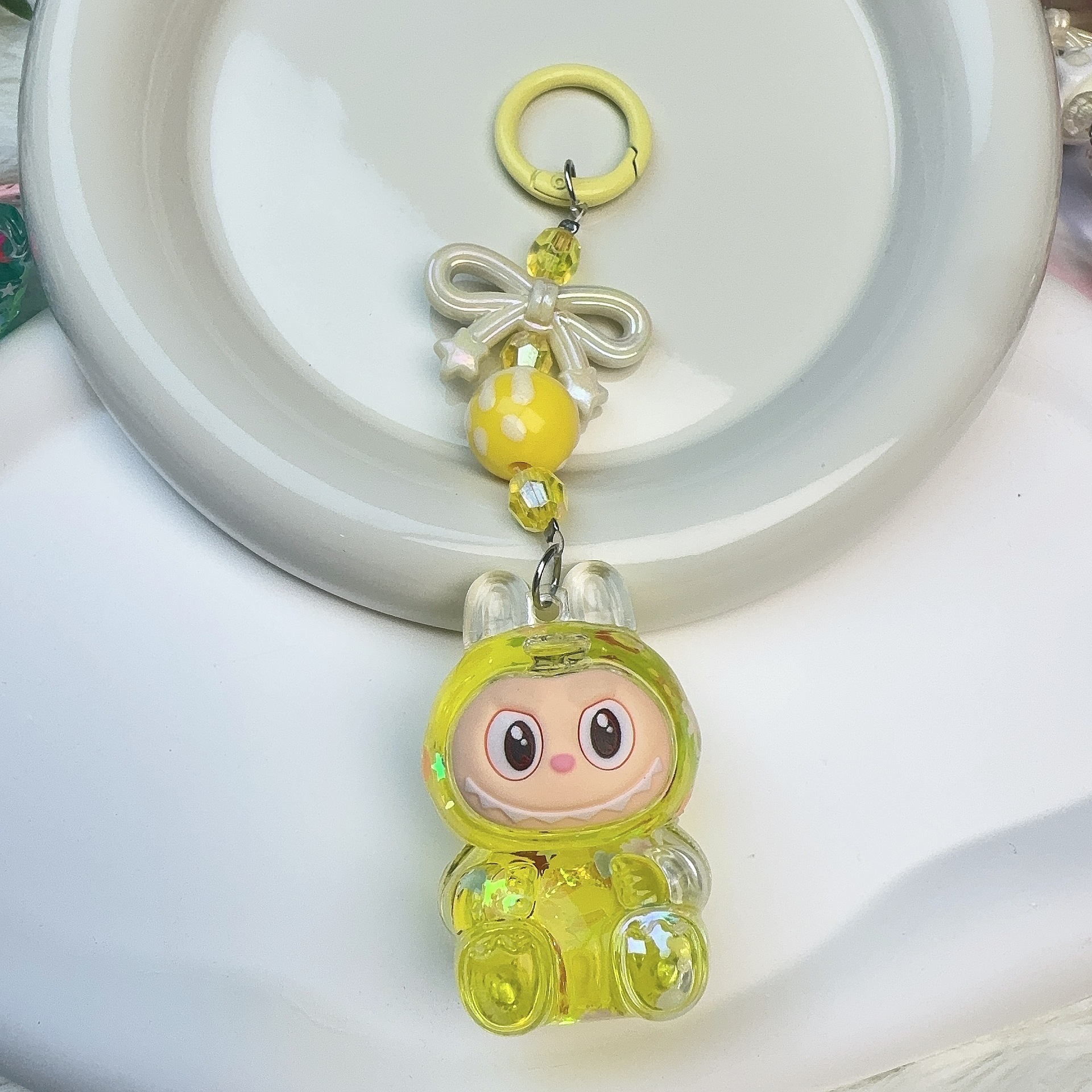 カラービーズ点滅発光ラブブクリエイティブキーホルダーオイル人形スクールバッグ流砂小さなペンダントギフト装飾品
