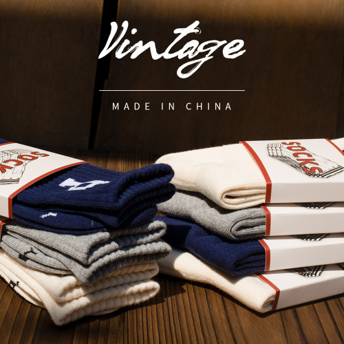 Socks for men and women, spring and autumn workwear style outer wear, trendy and versatile, mid-length tube letter sports pile socks, women's mid-tube socks