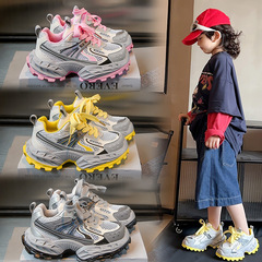 ファッショナブルで通気性のある子供用お父さん靴 2025 春夏新作軽量ソフトソール女の子シルバースポーツシューズ男の子靴